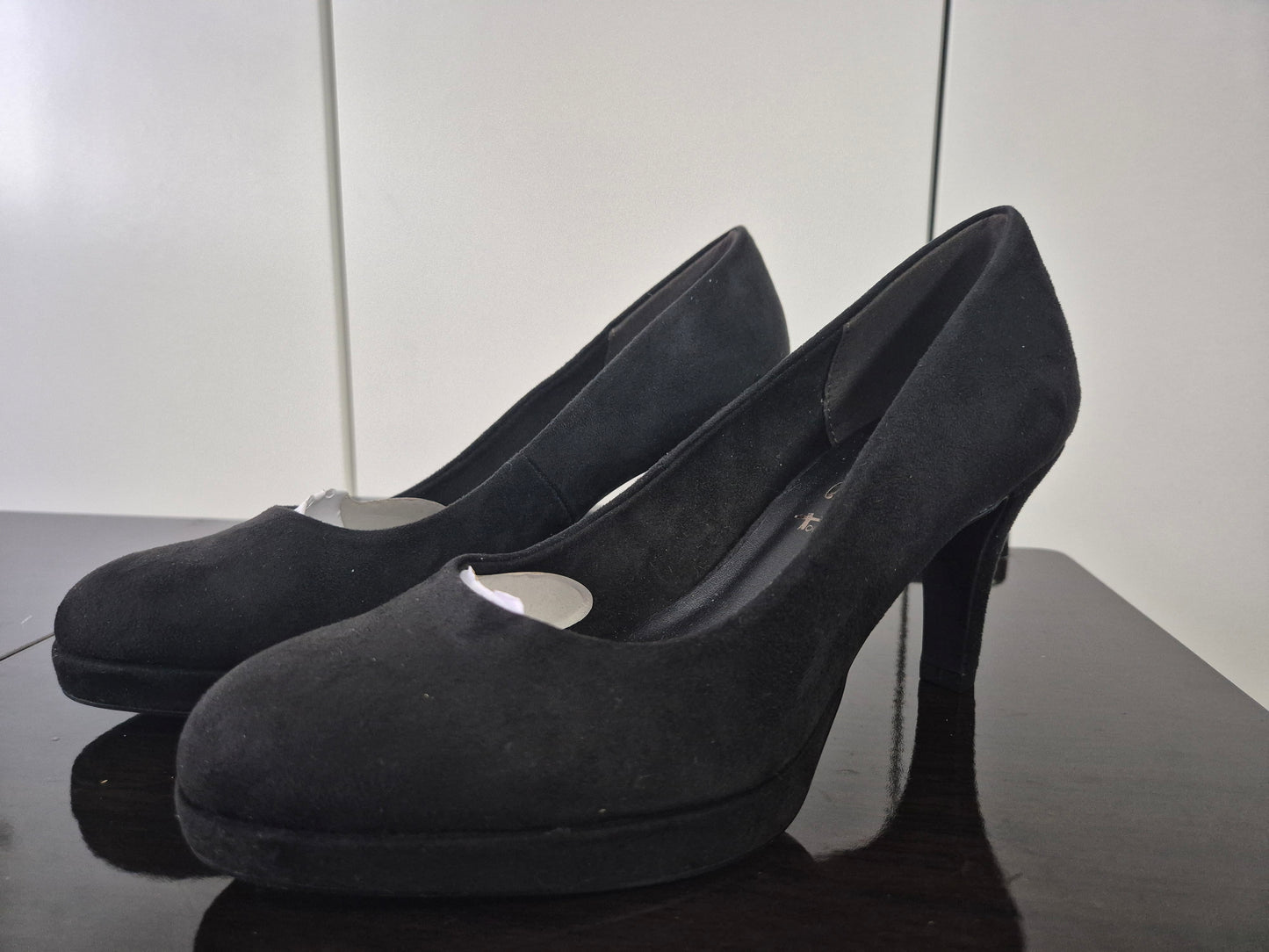 Tamaris Pumps mit bezogenem Trichterabsatz schwarz Gr. 39