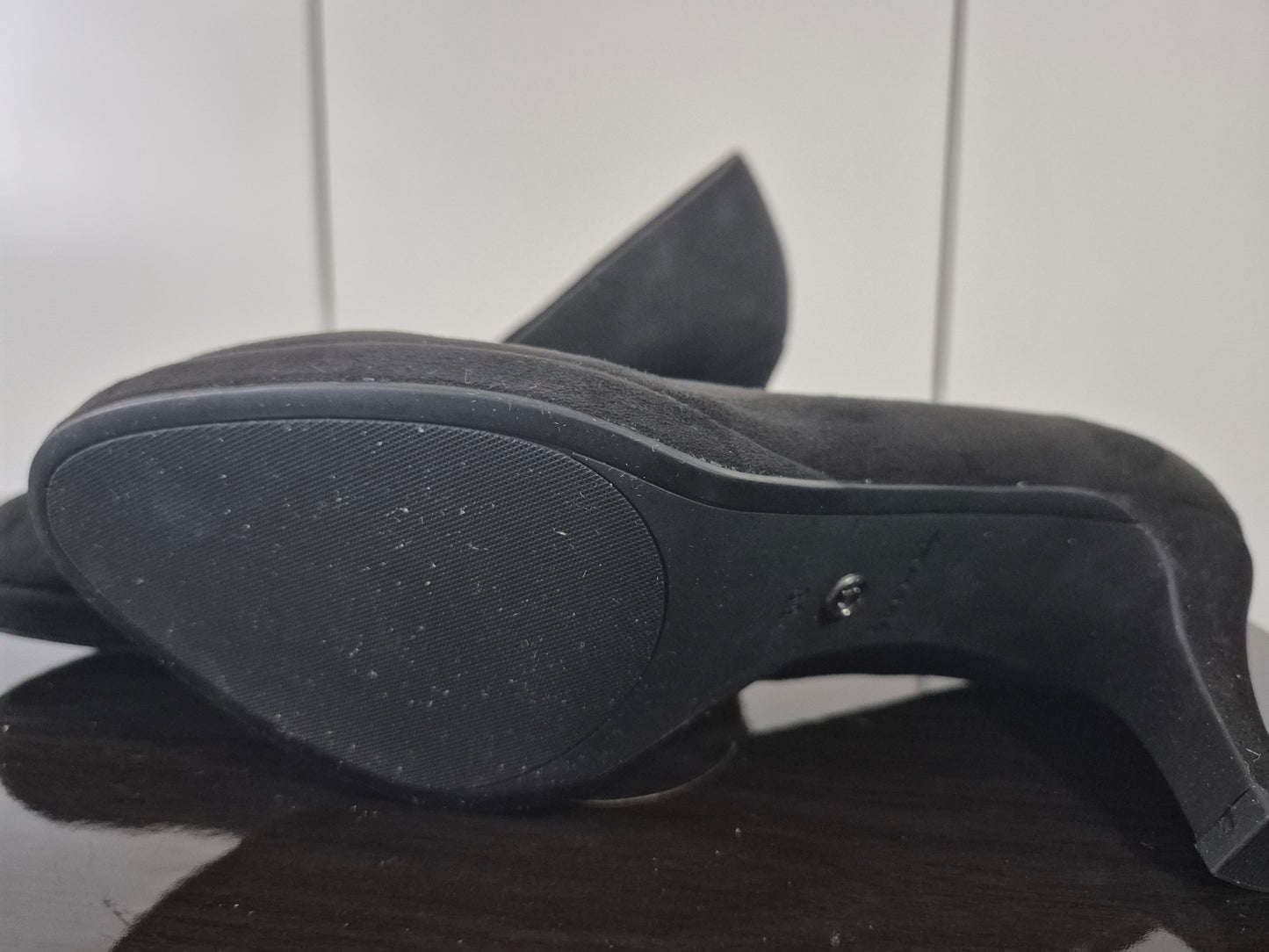 Tamaris Pumps mit bezogenem Trichterabsatz schwarz Gr. 39