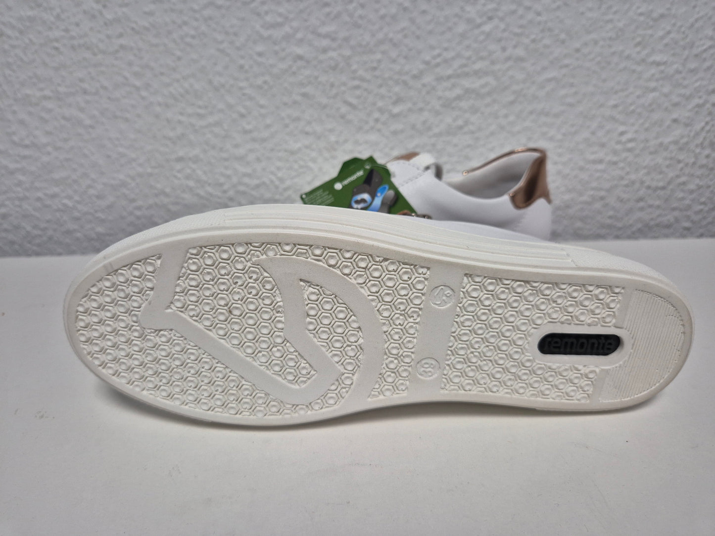 REMONTE Plateausneaker mit Soft-Foam Fußbett, weiß, Gr. 39