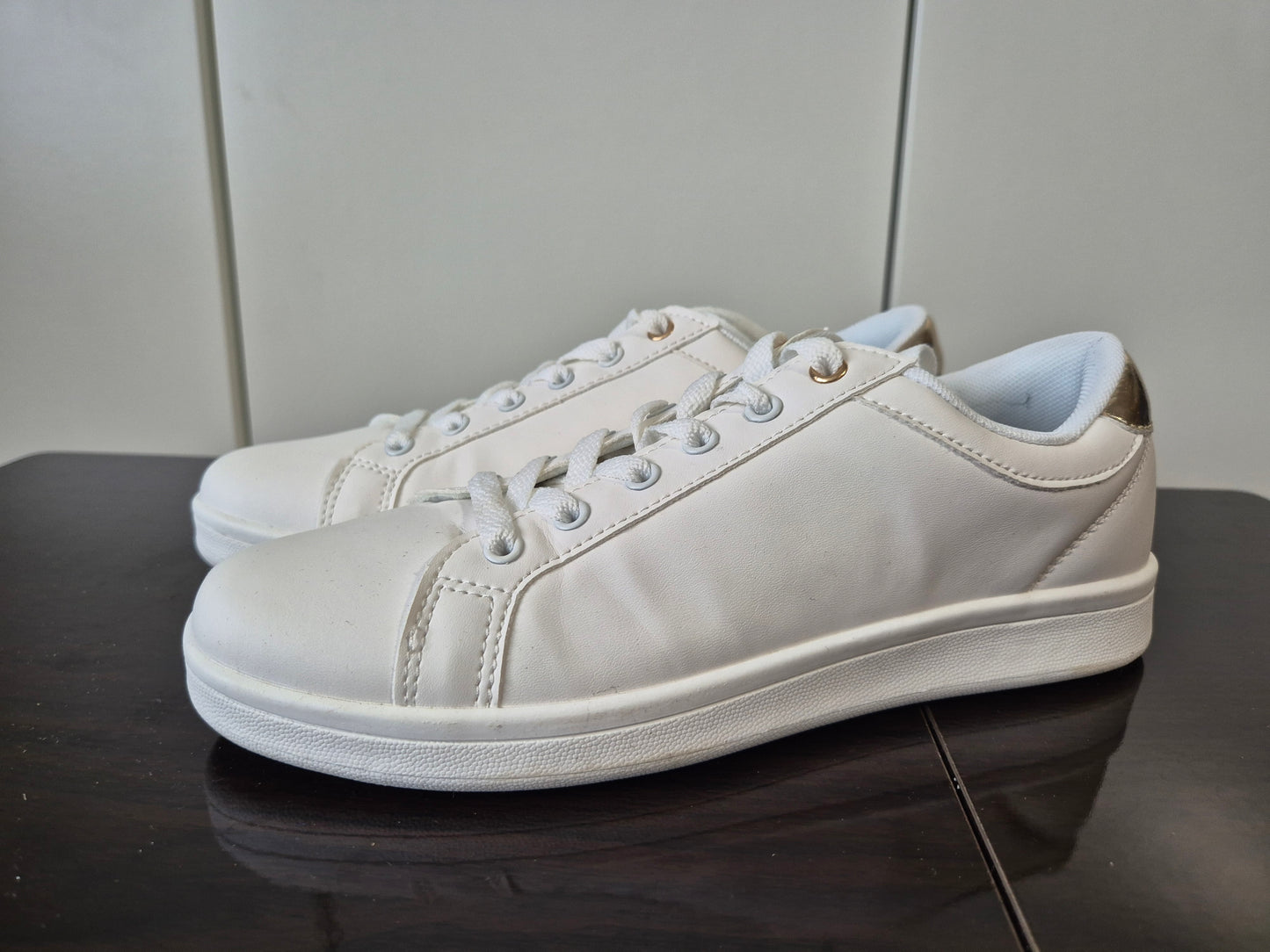 ANISTON SHOES Sneaker mit Metallic-Akzenten weiß Gr. 39