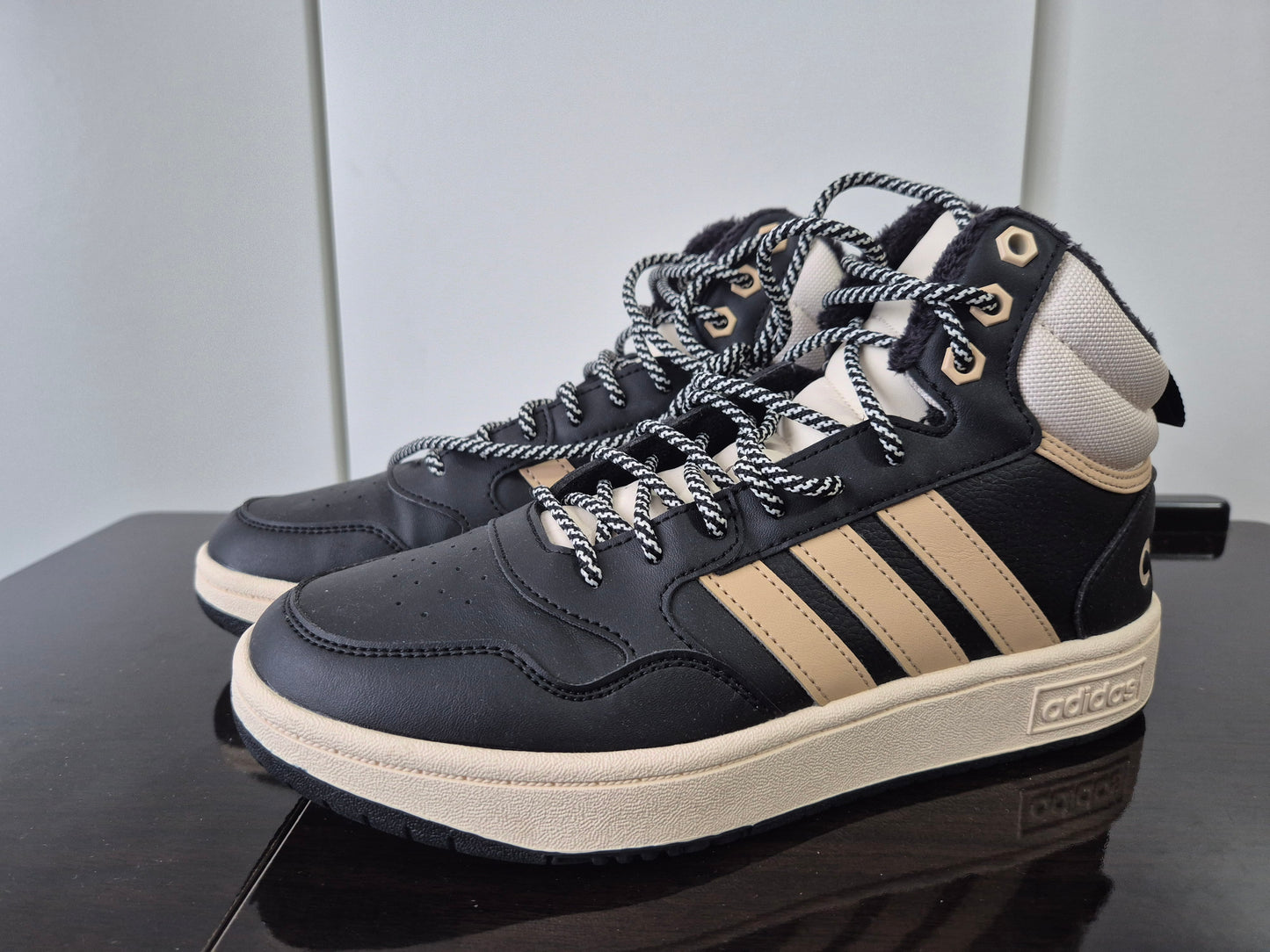 ADIDAS SPORTSWEAR HOOPS 3.0 MID Lifestyle Basketball Classic schwarz/beige Gr. 40