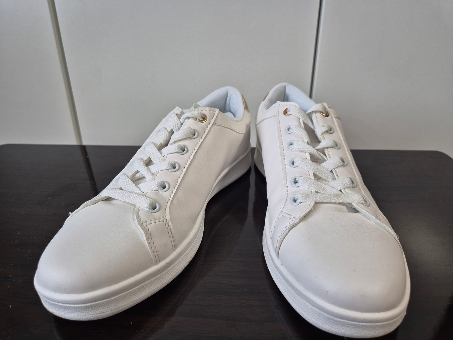 ANISTON SHOES Sneaker mit Metallic-Akzenten weiß Gr. 39