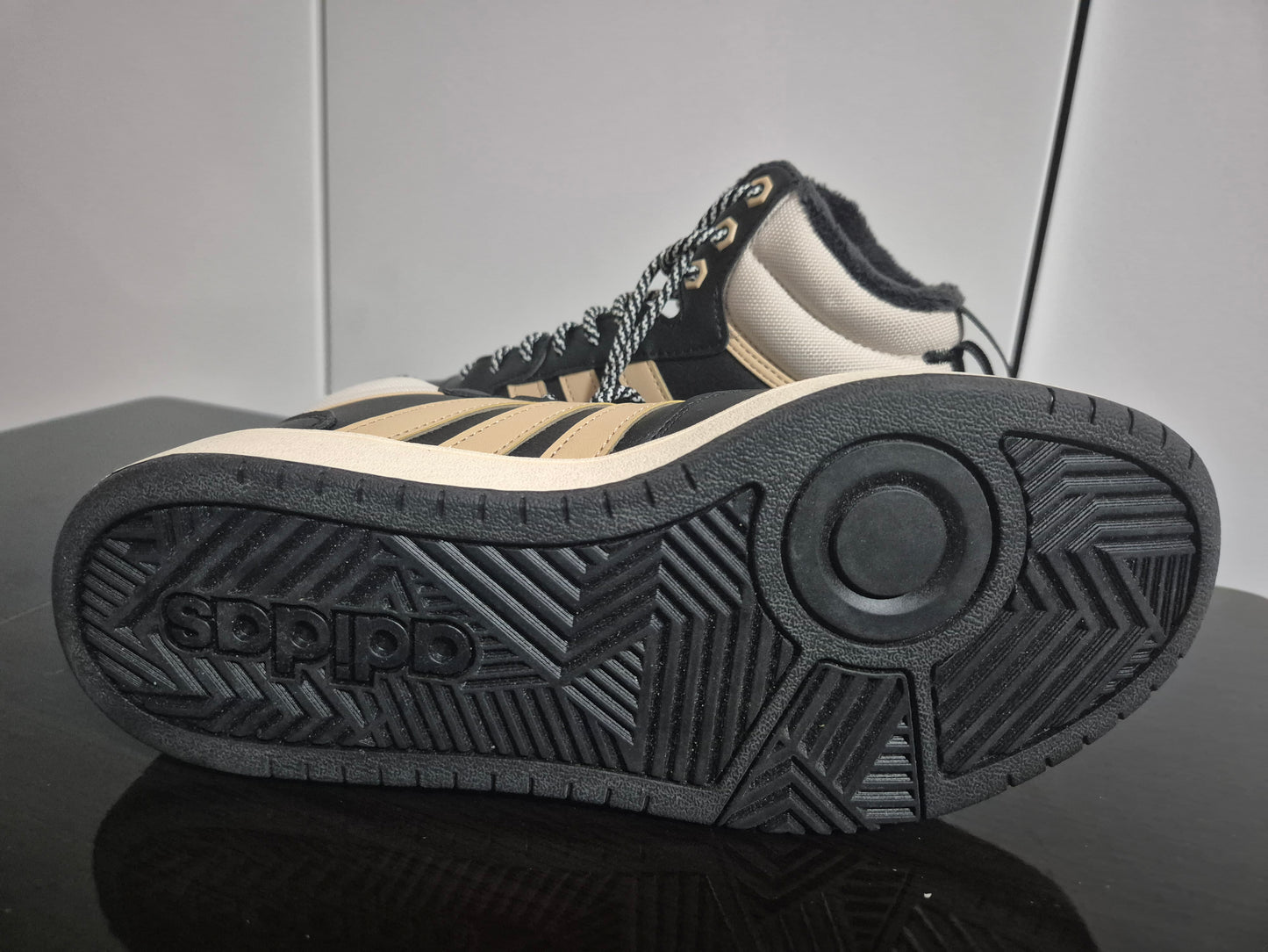 ADIDAS SPORTSWEAR HOOPS 3.0 MID Lifestyle Basketball Classic schwarz/beige Gr. 40