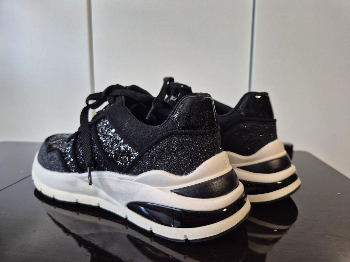 Tamaris Damen Sneaker schwarz glitzer