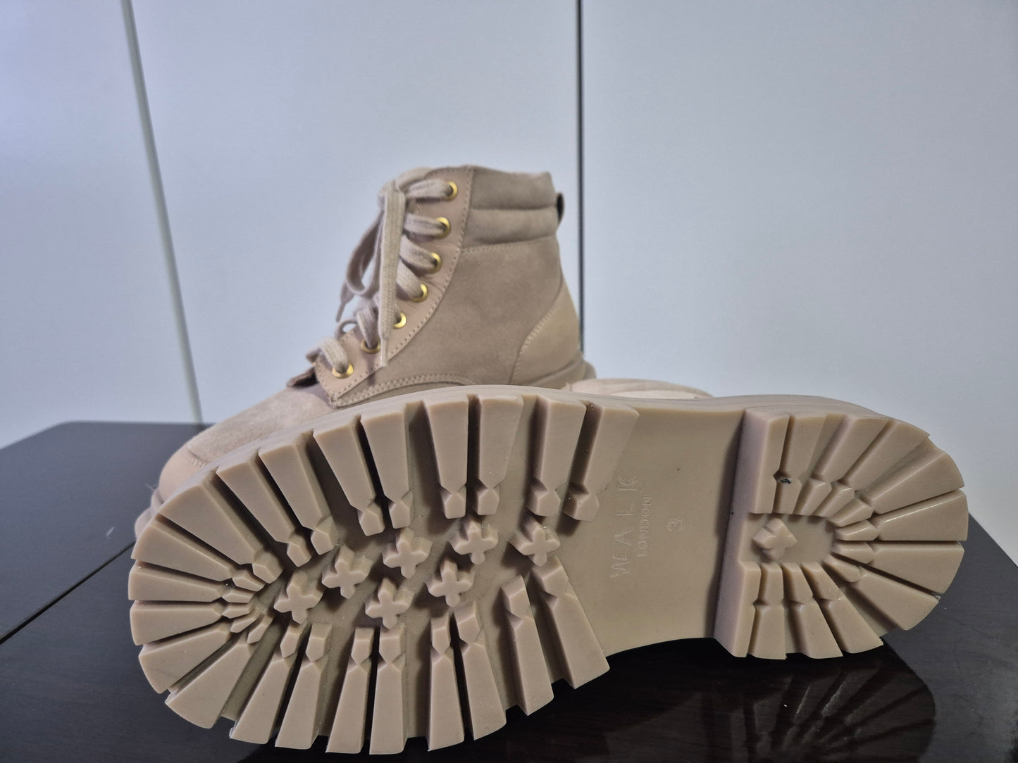 Walk London Dana Combat Ankle Boots beige Gr. 36