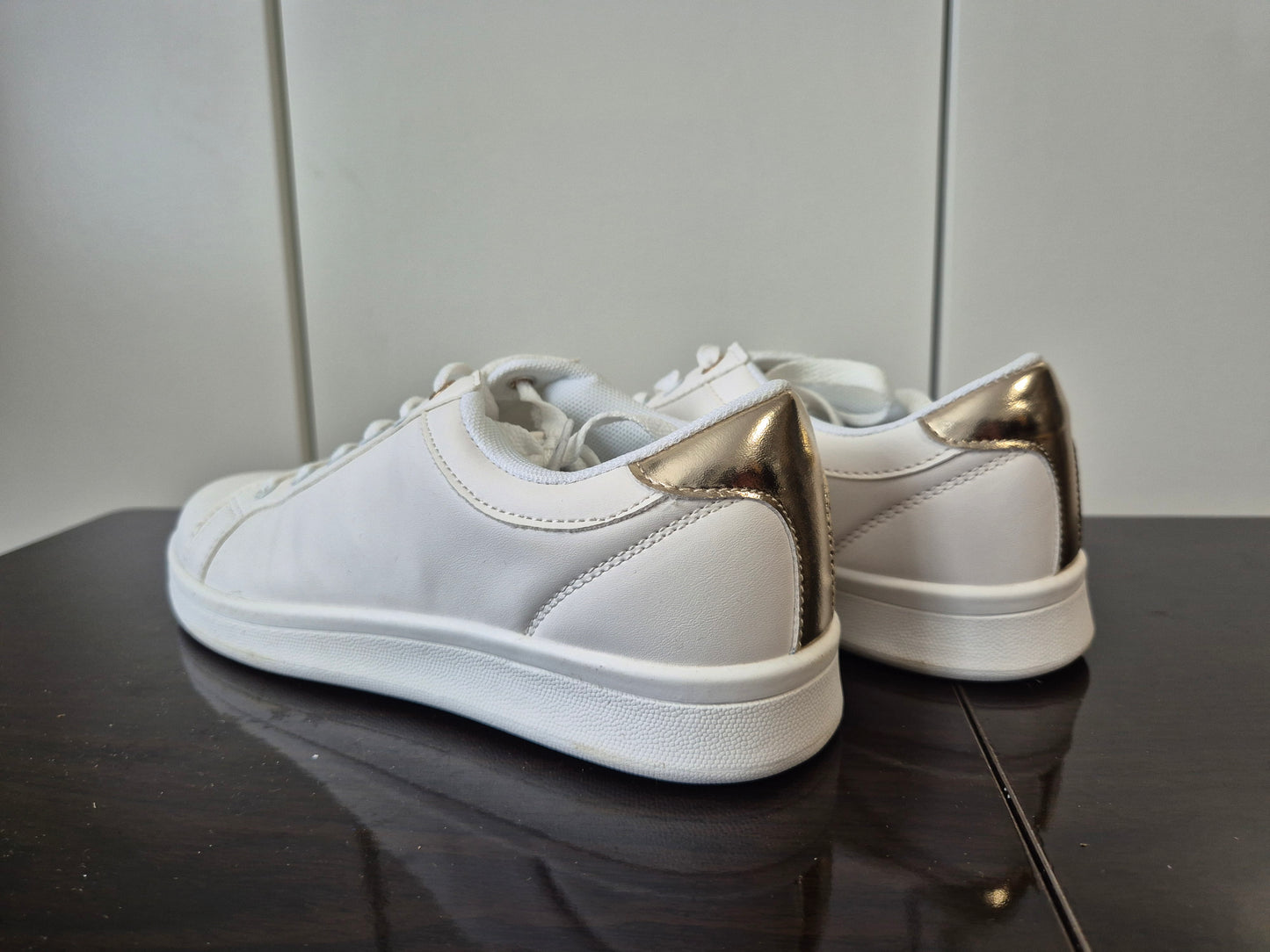 ANISTON SHOES Sneaker mit Metallic-Akzenten weiß Gr. 39