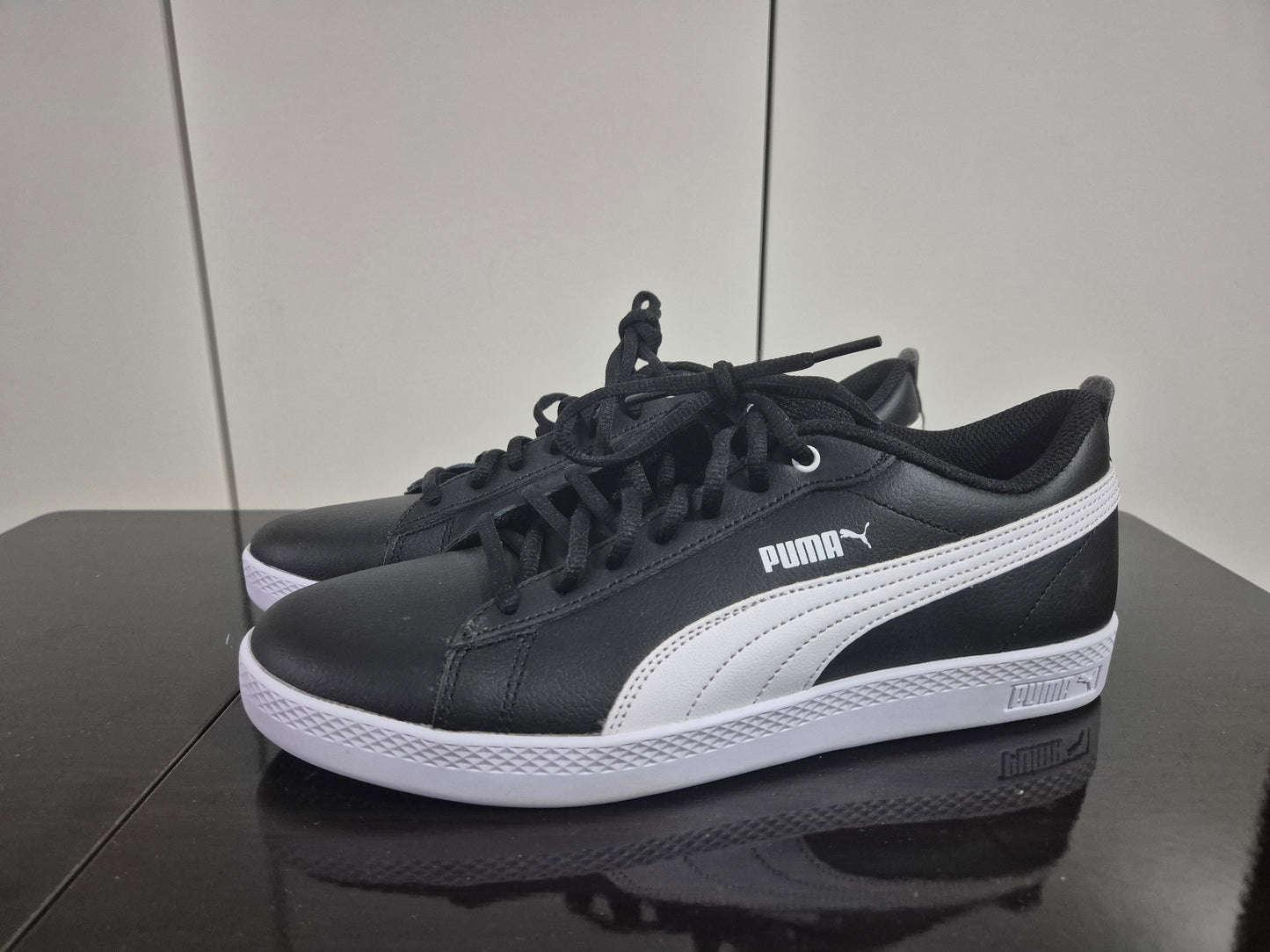 PUMA SMASH WNS V2 L Sneaker schwarz Gr. 40,5
