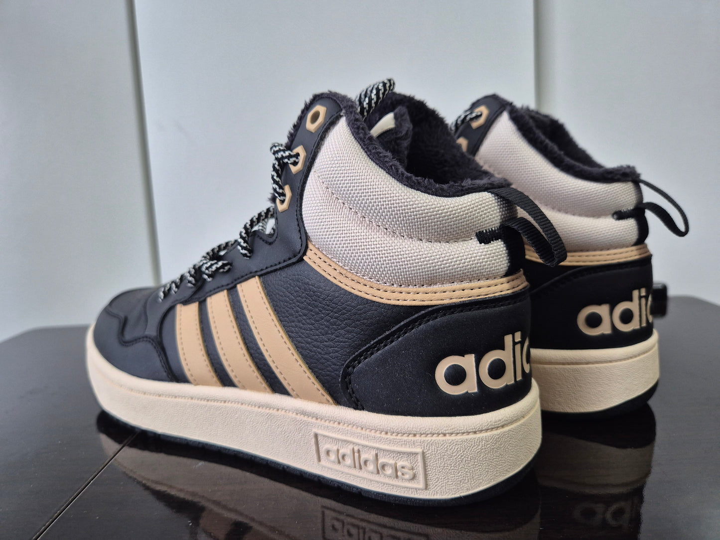 ADIDAS SPORTSWEAR HOOPS 3.0 MID Lifestyle Basketball Classic schwarz/beige Gr. 40