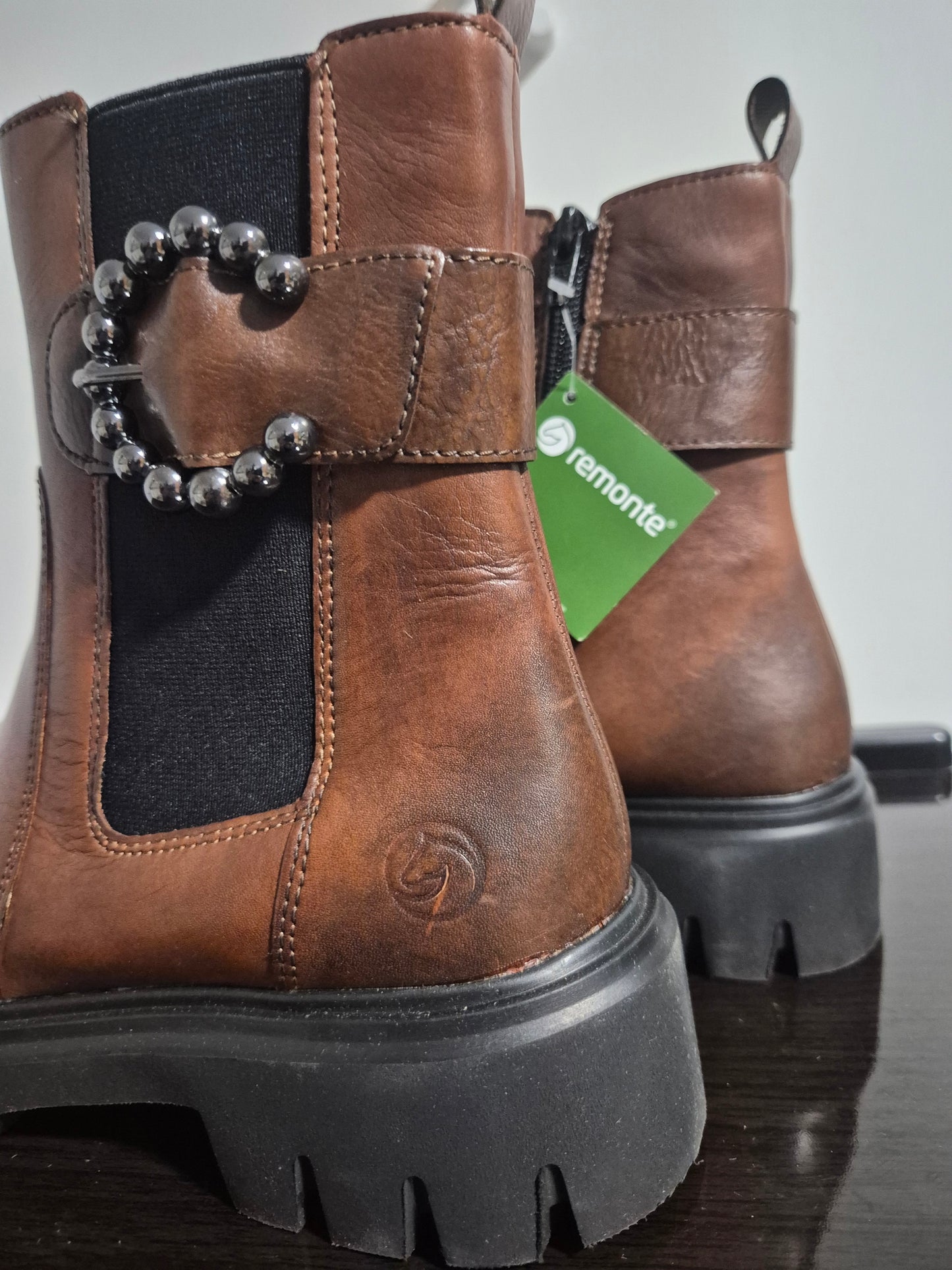 REMONTE Chelseaboots mit schöner Zierschnalle braun Gr. 36
