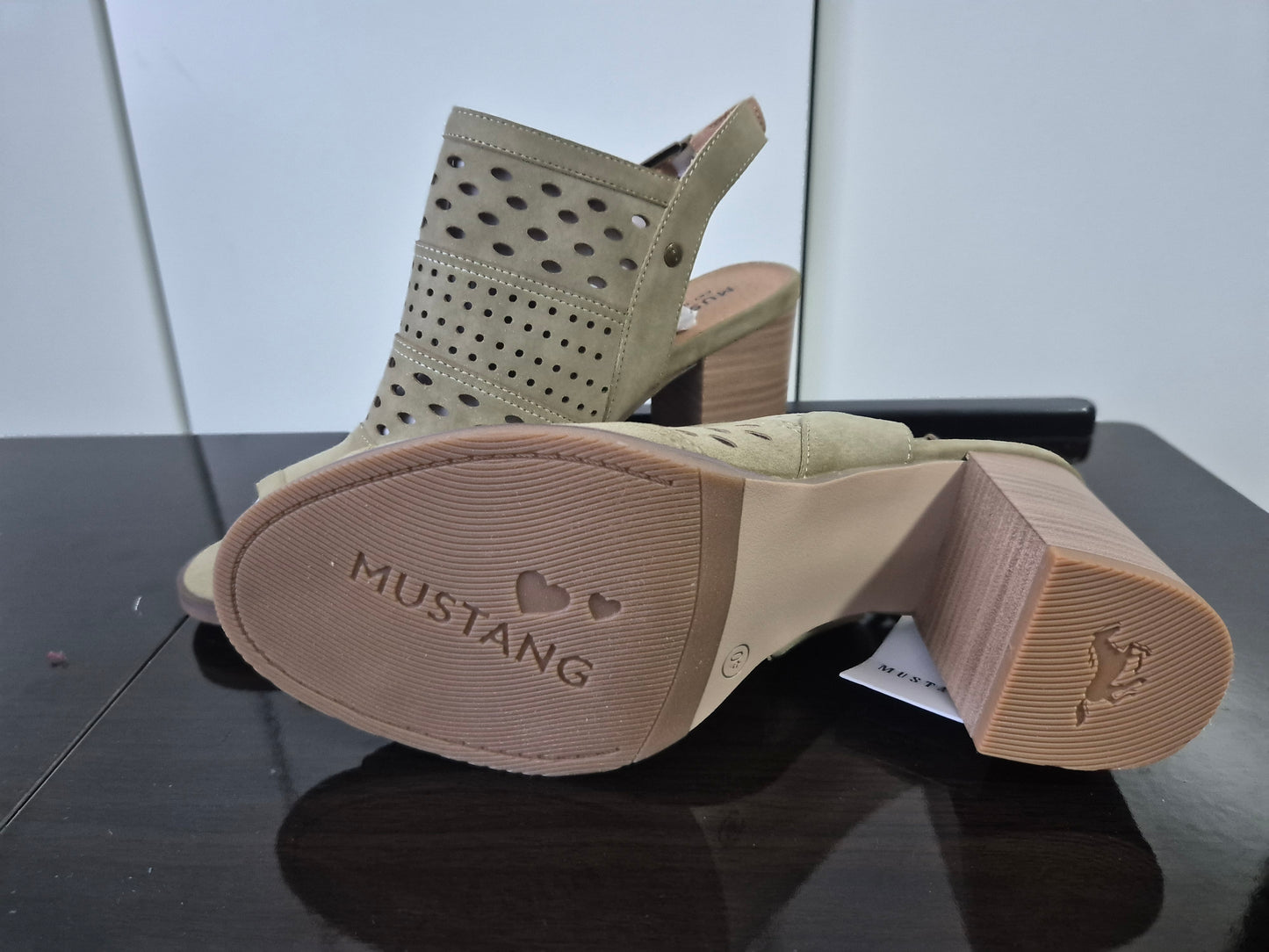 Mustang Sandalette beige Gr. 40