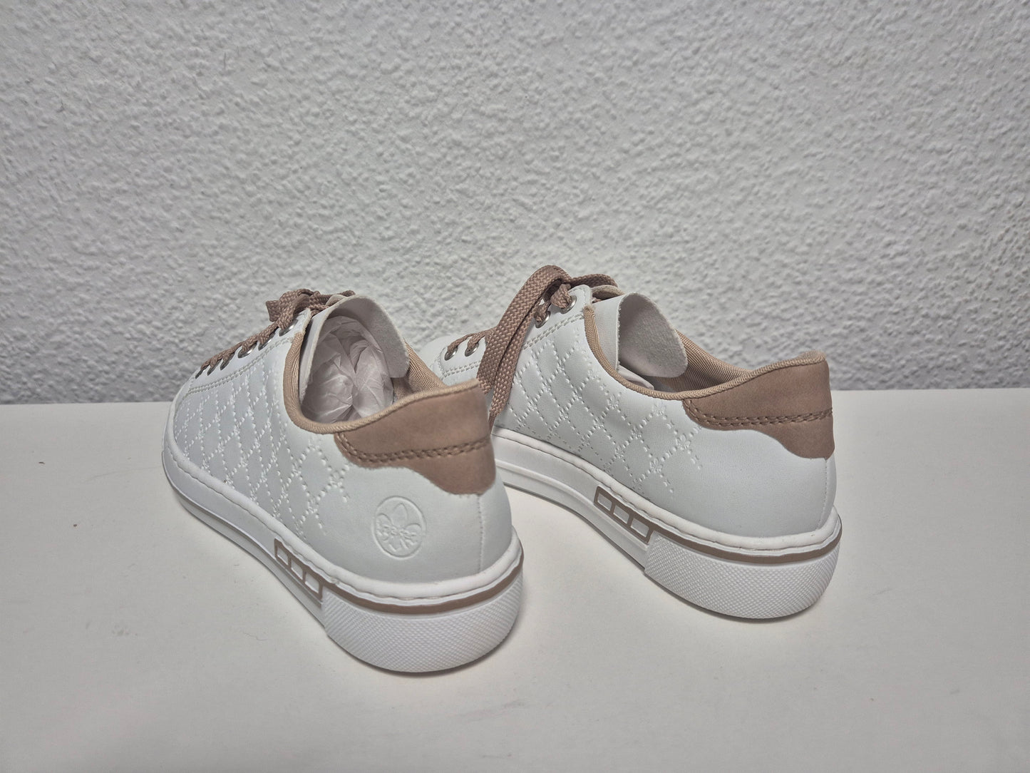 RIEKER Plateausneaker mit harmonischen Kontrastdetails weiß Gr. 40