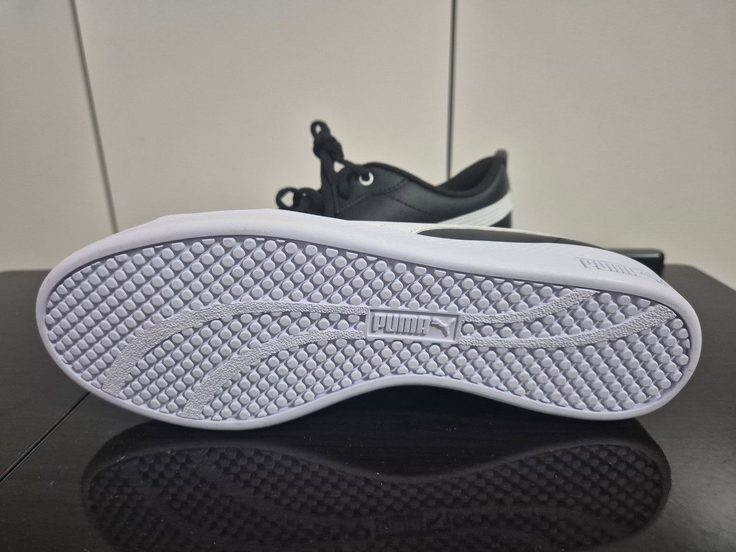 PUMA SMASH WNS V2 L Sneaker schwarz Gr. 40,5