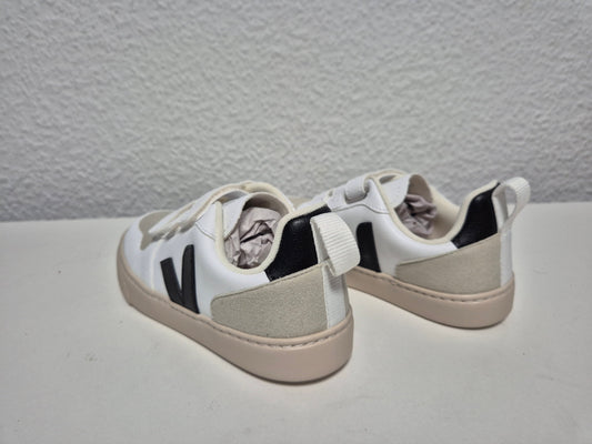 VEJA SMALL V-10 CWL Retro Sneaker, weiß-beige-schwarz, Gr. 31
