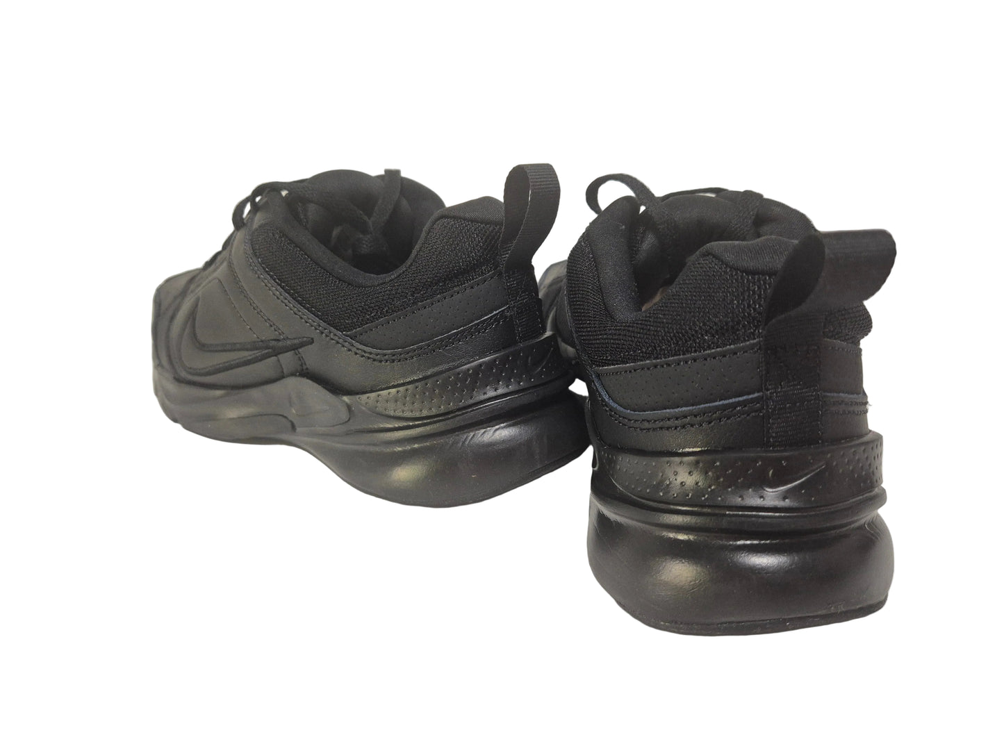 NEU! Nike Defy All Day Sneaker, schwarz, Gr. 42