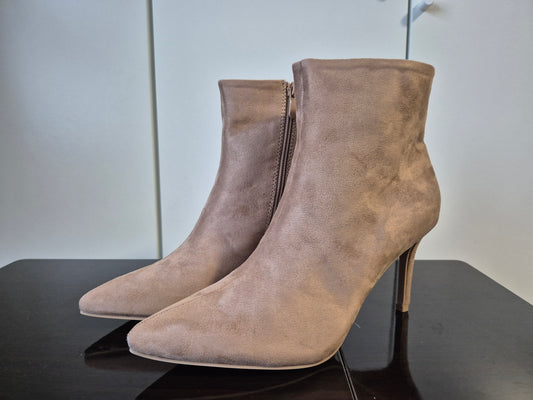 ANISTON SHOES Stiefelette Ankleboots in spitzer Form beige Gr. 41