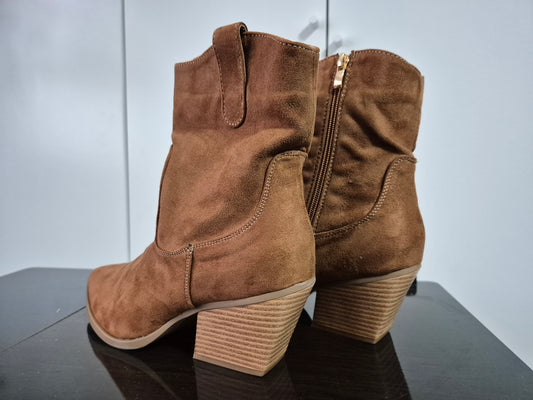 Aniston Shoes Westernstiefelette braun Gr. 38